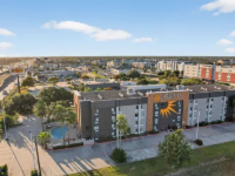 La Quinta Inn & Suites by Wyndham Houston Baytown East Hotel di Baytown