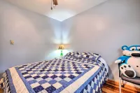 Walk to Beach: Lakefront Pocono Escape w/ Fire Pit - Wifi