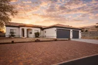 Sunset & Water Views • Private Heated Hot Tub • Game Room - Villas