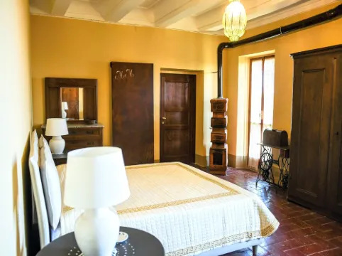 Spacious apartment in a stone farmhouse