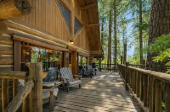 Guten Cabin 3 Bedroom Home by NW Comfy Cabins by RedAwning