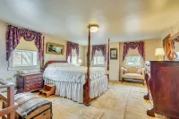 Rural & Historic Detour Escape w/ Horses On-site! - Homestays