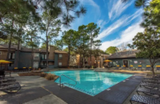 Landing Modern 2bd, Pool, Courtyard