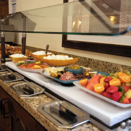 The Inn at Ucla Отели рядом с достопримечательностью «Театр «Ройс Холл»»