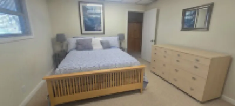 "Cabin in the Cove"  Private waterfront home on beautiful Lake Hartwell