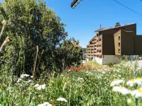 Studio in Alpe d'Huez with Pool & Sauna