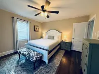 Fun House/King Bed - Close to Town/Full of Entertainment!