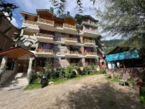 Yolo Social - the Social House & Cowork - Manali