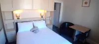 Home and Away Guesthouse - parking