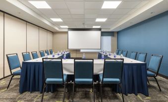 Hampton Inn & Suites by Hilton Montreal-Dorval