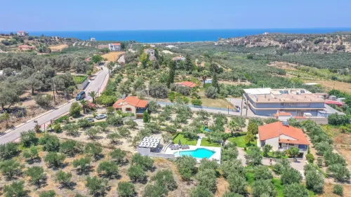 Lefkothea Villas with Large Pool, BBQ & Playground