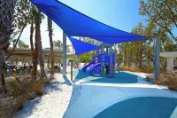 Siesta Key Escape / 2 Br + Den / Pool & Gulf Views