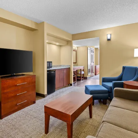 Comfort Inn & Suites Lakeland North I-4