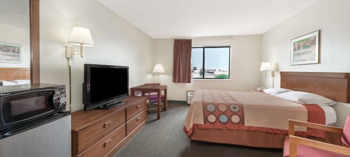 Super 8 by Wyndham Smithville/Kansas City Hotels in Clay County