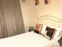 Deluxe Room W Fast WiFi, Netflix, Free Parking Hotels in Wolverhampton
