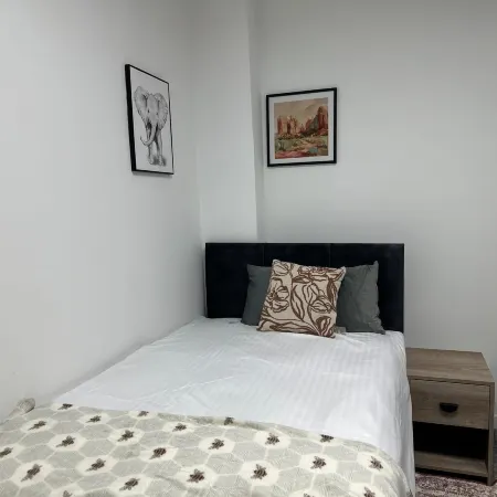 Modern 3bedroom Home in Bury Premium Mattresses Blackout Blinds Ensuite M