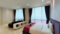 Spacious And Lavish 4Br At The Via And The Vue Ciputra World Apartment - 4-Star