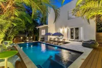 Chic Villa by Glam Homes - Villas