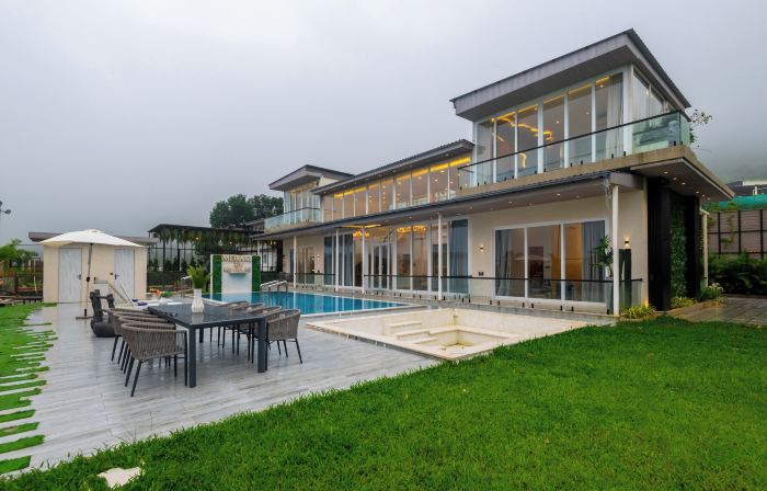 ELIVAAS Meraki Luxe 6BHK Glass Villa