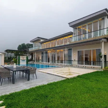 ELIVAAS Meraki Luxe 6BHK Glass Villa