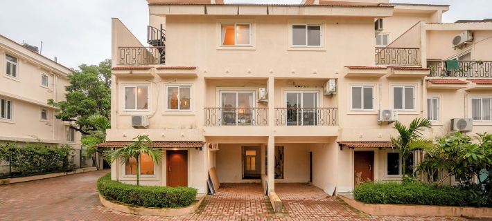 Staymaster Terra Nusa 4BR Villa Hotels in Solim