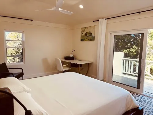 Lo Key Cottages, the Beehive