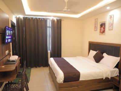 The Royal Casa Hotel and Banquet