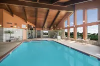 Carmel Inn & Suites - parking