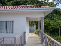 CREOLE COTTAGE ANNEX Hôtels à : Anse Royale