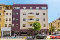 Aquila "D" Hotel