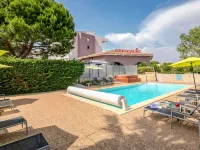 Ibis Styles Fréjus Saint-Raphaël - プール