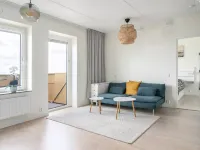 Mini penthouse with Lake View & Beautiful Sunset 耶爾費拉酒店