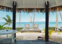 Motu Beachfront Art Villas