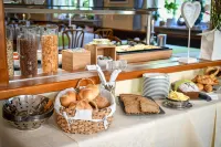Hotel Mainblick Garni - breakfast