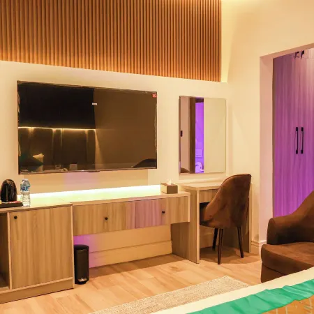 Ambiiflora Hotel & Residency