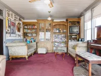 The Hostel California Hotels in Bishop