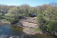 Waterfront Flippin Retreat w/ White River Access! - 3-Star