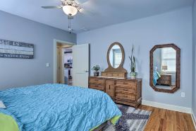New London Hideaway Near Beaches and Local Spots!