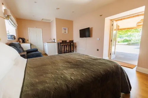 North Norfolk Garden Retreat with Private Hot Tub - 4-Star