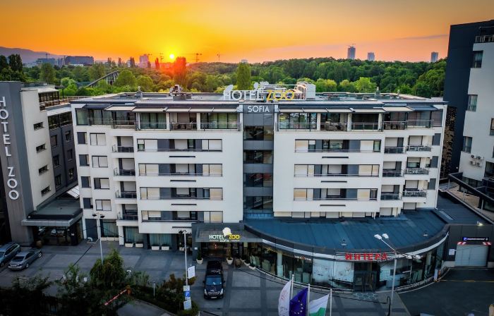 Hotel Zoo Sofia - Secured Paid Parking