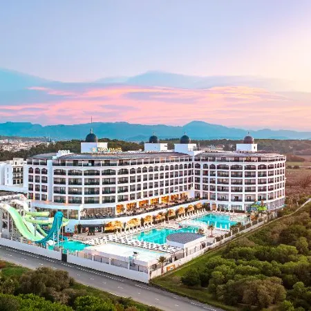 Side Moon Palace