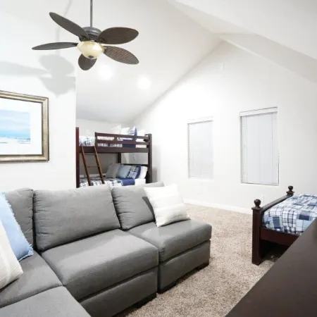 Sweet 4 Bedroom, 3 Bath Plus Loft Bedroom, Pool Home