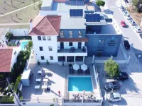 Villa Caparica Hostel - Kolam Renang