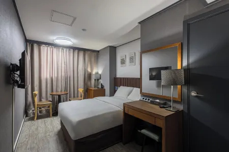 Insadong Crown Hotel