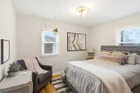 Modern Home Sleeps 6 Near Downtown Mizzou - Homestays
