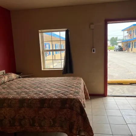Holiday Motel Tulsa OK