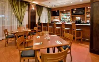 Holiday Inn & Suites KAMLOOPS by IHG - bar