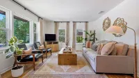 Lavender Porch by Avantstay Designer Bungalow + Fire Pit Near Downtown, Paso - 4-Star