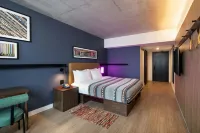 Moxy Montreal Downtown - parking