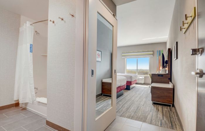 Hampton Inn and Suites Williamstown Ark Encounter